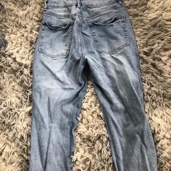 RUE 21 MOM JEANS 💙 - Picture 3 of 3